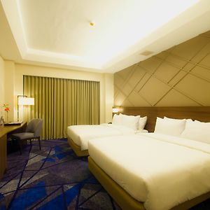 Premier Queen Room